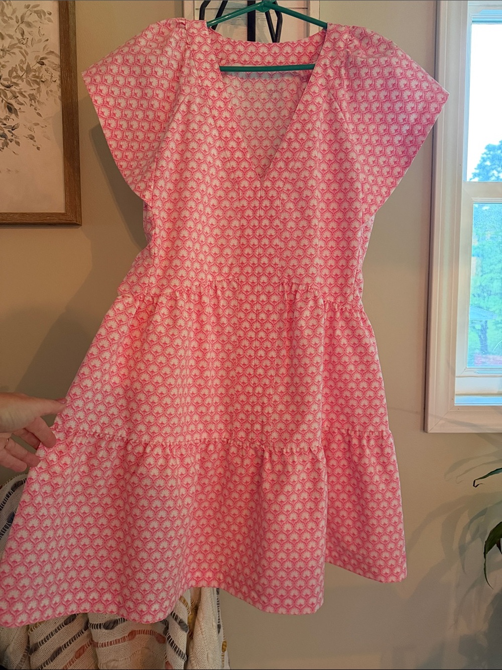 NWOT Vineyard Vines Pink Patterned Tiered V-Neck Midi Dress